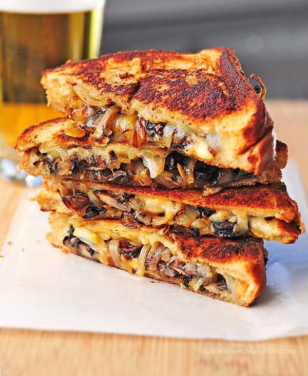 Mushroom n cheese grilled sandwich